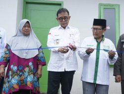 Program Kepahiang Sehat,Bupati Resmikan Serah Terima Kunci Bedah Rumah