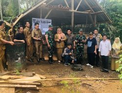 Pemdes Talang Rasau Titik Nol Persiapkan Kandang Unggas