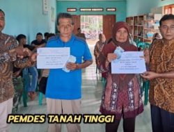 Keluarga Penerima Manfaat Desa Tanah Tinggi Kembali Terima BLT DD