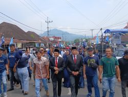 Sebelum Berangkat Ke KPU Pasangan WALI Sholat Dzuhur Berjamaah