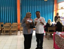 Momen Cabup Kepahiang Windra Purnawan Nyoblos Bareng Istri