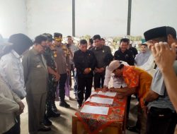 Bupati Kepahiang Salurkan Bantuan Pertanian