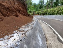 Berita Foto : Telan Anggaran 4 Milyar Lebih Begini Kondisi Jalan Hotmix Dan Pelapis Tebing Talang Marto