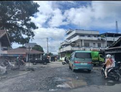 Semakin Parah Jalan Rusak Di Pusat Kota Kepahiang Dikeluhkan