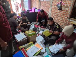 Breaking News : Jaksa Geledah Rumah Kades, Sekdes Dan Bendahara Desa Air Pesi
