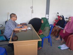 Pemdes Kutorejo Salurkan BLT Dana Desa kepada Warga, Kades H. Nurkholis Harap Bantuan Dimanfaatkan dengan Baik